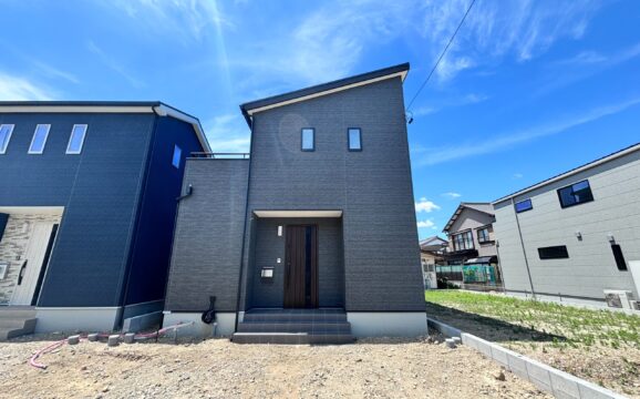 豊川市三蔵子町2期 北棟【内覧可能】