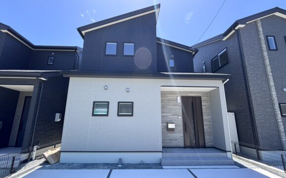 豊橋市多米西町２丁目 中棟【内覧可能】